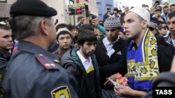 Мәскеудің орталығында мұсылмандар исламды қаралайтын фильмге қарсы наразылық акциясына шықты. Мәскеу, 21 қыркүйек 2012 жыл.