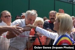 Gabriela Firea spune că Bucureștiul o așteaptă să candideze. Este cotată în sondaje cu circa 22%.