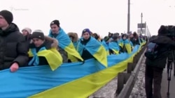 Кримчани стали частиною «ланцюга єдності» в Києві
