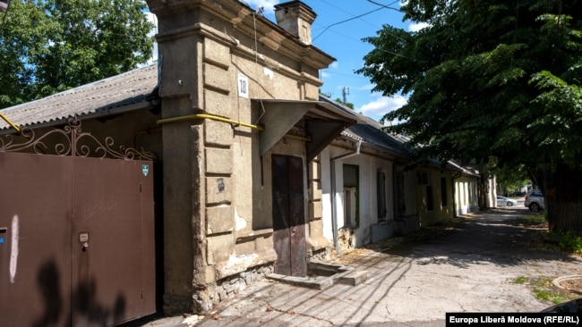 Adresa la care figurează sediul companiei controlată de ministrul Culturii, Dan Suruceanu.