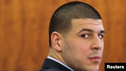 Aaron Hernandez gjatë procesit gjyqësor në mars të vitit 2015 në Masuçusets