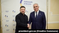 Ուկրաինայի նախագահ Վլադիմիր Զելենսկու և Իրանի վերջին շահի որդի Ռեզա Փահլավիի հանդիպումը Փարիզում, 12-ը մարտի, 2026թ.