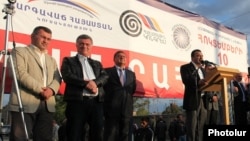 Armenia - The Prosperous Armenia, Zharangutyun and Armenian National Congress parties hold a joint rally in Ararat, 3Oct2014.