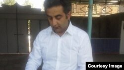 Ağzını tikərək aclıq aksiyası keçirən qazaxlı sahibkar Elşad Məmmədov