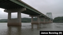 Один из восьми мостов