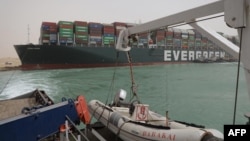 Недавнє перекриття Суецького каналу нажахало судноплавні компанії. Росія ж побачила можливість прорекламувати себе