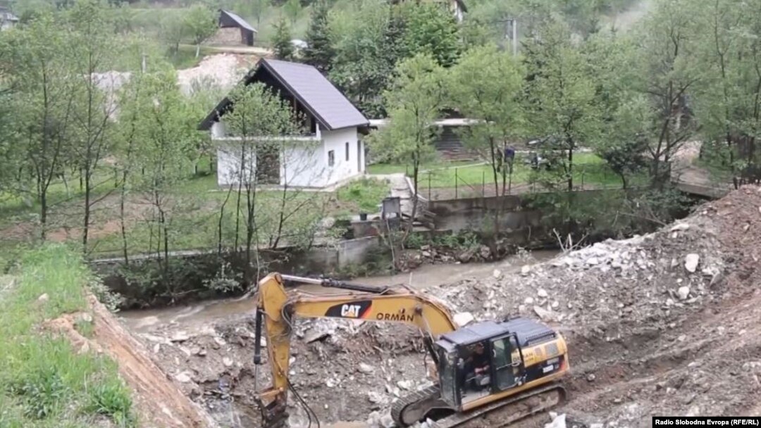 Salkinu porodicu plaši spoznaja da će strojarnica buduće hidroelektrane biti udaljena tek desetak metara od njihove kuće