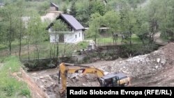 Salkinu porodicu plaši spoznaja da će strojarnica buduće hidroelektrane biti udaljena tek desetak metara od njihove kuće