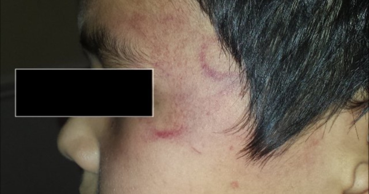 Ona va qiz porno tomosha qilib, orgazmga ega bolishadi