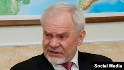 Профессор Владимир Казарин