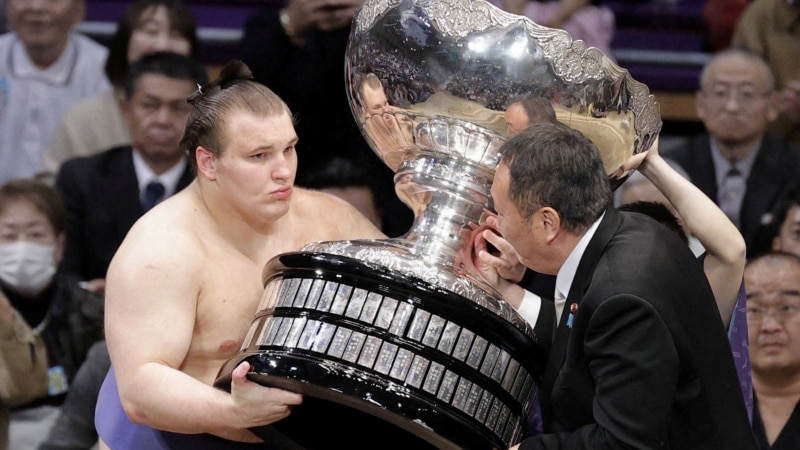 ვინ არის 21 წლის უკრაინელი დანილო, რომელმაც სუმოს სამშობლო დაიპყრო