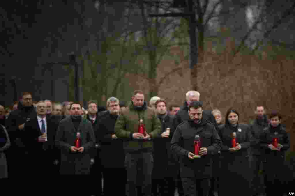 Președintele Ucrainei, Volodimir Zelenski, la o ceremonie de comemorare pentru a onora victimele Holocaustului în ajunul Zilei Internaționale de Comemorare a Holocaustului și a 80 de ani de la eliberarea lagărului de concentrare Auschwitz-Birkenau -&nbsp;26 ianuarie 2025.