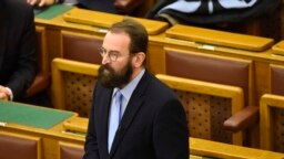 Szájer József az alaptörvény hetedik módosításának parlamenti vitáján 2016-ban