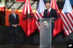 Sekretari amerikan i Shtetit, Antony Blinken edhe kryeministri i Shqipërisë, Edi Rama.