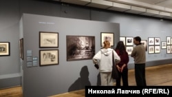 Посетители на изложбата