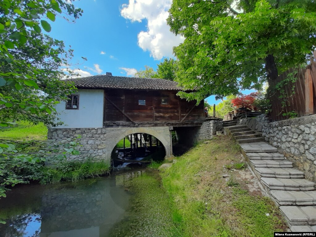 Vodeničar Milovanović kaže da posla ima i da melje sve vrste žita. &nbsp; 