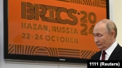 Уладзімір Пуцін на фоне сымболікі саміту BRICS. Казань, 22 кастрычніка 2024