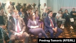 Miroslav Lajčak, izvjestilac EU za dijalog Kosova i Srbije, Vjosa Osmani, predsjednica Kosova i Dritan Abazović, premijer Crne Gore, prate raspravu na Samitu demokratije Jugoistično Evrope koji se 30. maja 2022. održava u Budvi. 