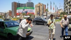 İranda taksi sürücüsü