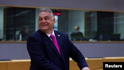 Orbán Viktor az olajszankcióról döntő EU-csúcson Brüsszelben 2022. május 30-án