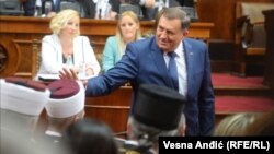 Під час сесії парламенту Республіки Сербської Додік 6 червня закликав консолідуватися проти запровадження Боснією і Герцеговиною санкцій щодо Росії через її вторгнення в Україну