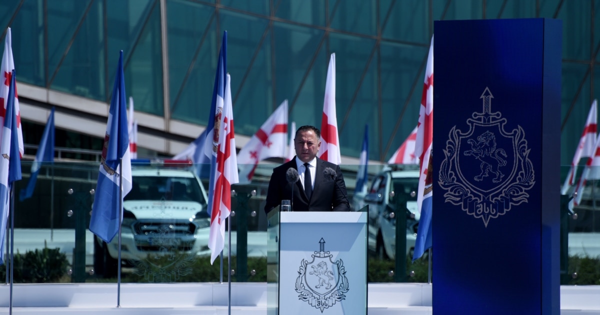 "სამშობლოსა და ერის წინაშე დამსახურებისთვის" - ყოფილი შს მინისტრი დააჯილდოვეს