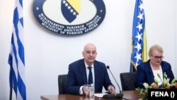 Ministri i Jashtëm i Greqisë, Nikos Dendias, dhe ministrja e Jashtme e Bosnjë e Hercegovinës, Bisera Turkoviq. 