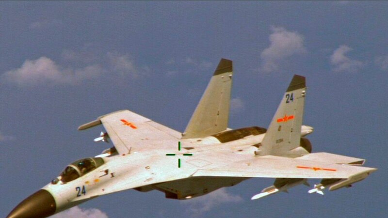 Десятки военных самолетов Китая зашли в зону ПВО Тайваня