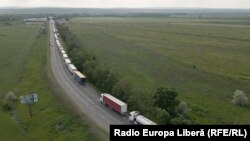 Zeci de camioane în așteptare la frontiera dintre R. Moldova și România, punctul vamal de la Leușeni, 31 mai 2022
