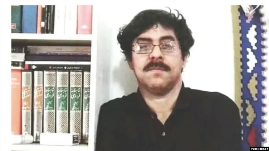 Iranian poet and journalist Arash Ghaleh-Golab (file photo)