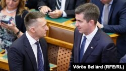 Rogán Antal mellett Kocsis Máté a Parlamentben 2022. május 16-án