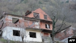 Neobnovljena kuća u naselju Divič, istočna Bosna, mart 2012.