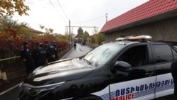 Ոստիկանական զորքը հսկում է Հովհաննավանքը և կարգալույծ քահանայի տունը. ի՞նչ են կանխում ու ինչի՞ց են զգուշանում