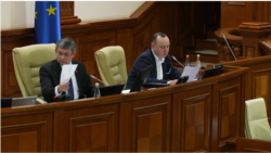 „Kremlinul face probleme, noi le rezolvăm”. Puterea introduce stare de urgență, iar opoziția e nemulțumită