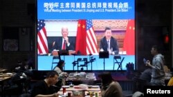 Președinții Joe Biden și Xi Jinping vor avea o întrevedere telefonică în cursul după-amiezei de vineri pe tema conflictului din Ucraina și poziția Chinei.