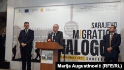 Slovenački ministar unutrašnjih poslova, Aleš Hojs (C), na konferenciji "Sarajevo Migration Dialogue", u Sarajevu, 18. novembar 2021.