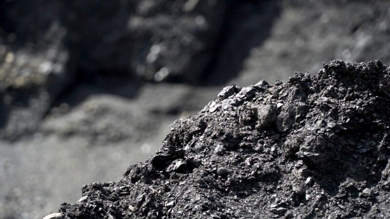 Kömür käninde gabalan iki gyrgyz magdançy halas edildi