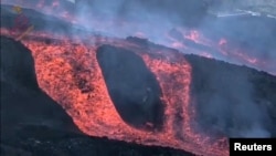 Lava teče prema okeanu na kanarskom ostrvu La Palma, 22. novembar 2021.
