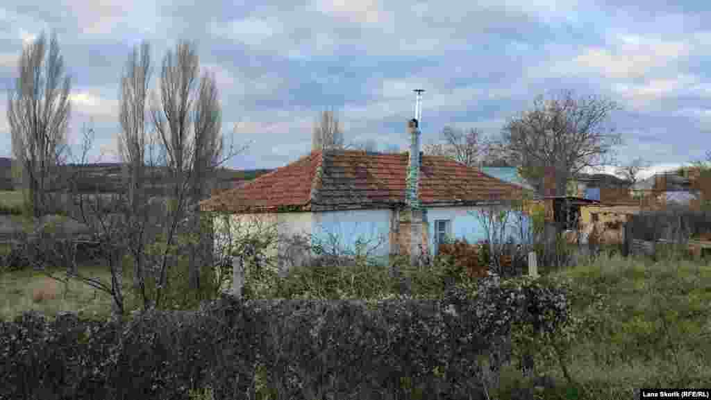 Старый домик под черепичной крышей