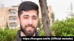 وبسایت ههنگاو، هویت پناهجوی کرد ایرانی را بختیار موسیزاده گزارش کرده است