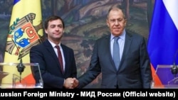 Moldova -- Russian and Moldovan foreign ministers, Nicu Popescu and Sergey Lavrov, Moscow, 17Nov2021