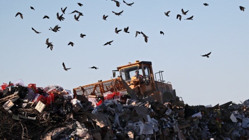 Надо чем-то пожертвовать? В Дагестане протестуют из-за проекта мусорного полигона у бархана