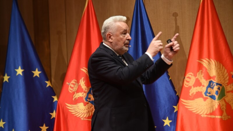 Dok mu prijeti pad premijer Krivokapić preuzima ministarske nadležnosti