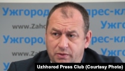 На уточнююче запитання, чи подавала Україна вже відповідний запит, посол сказав, що «ще рано»