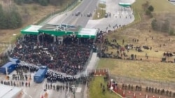 Thousands Of Migrants Massed At Belarusian-Polish Border Crossing