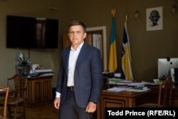 Szerhij Szuhomlin zsitomiri polgármester 2021. augusztus 27-én az irodájában