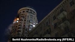 Bloc de locuințe în sectorul Șevcenkivski al Kievului, lovit de o dronă, pe 3 februarie 2026