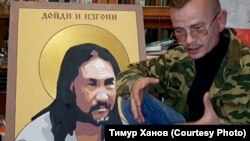 Художник Константин Еременко у портрета Александра Габышева