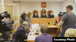 Слушания в суде Вельска по УДО Лебедеву в сентябре 2011 года