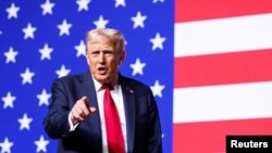 Дональд Трамп виступає перед командним складом армії США на базі в Квантіко, штат Вірджинія, 30 вересня 2025 року